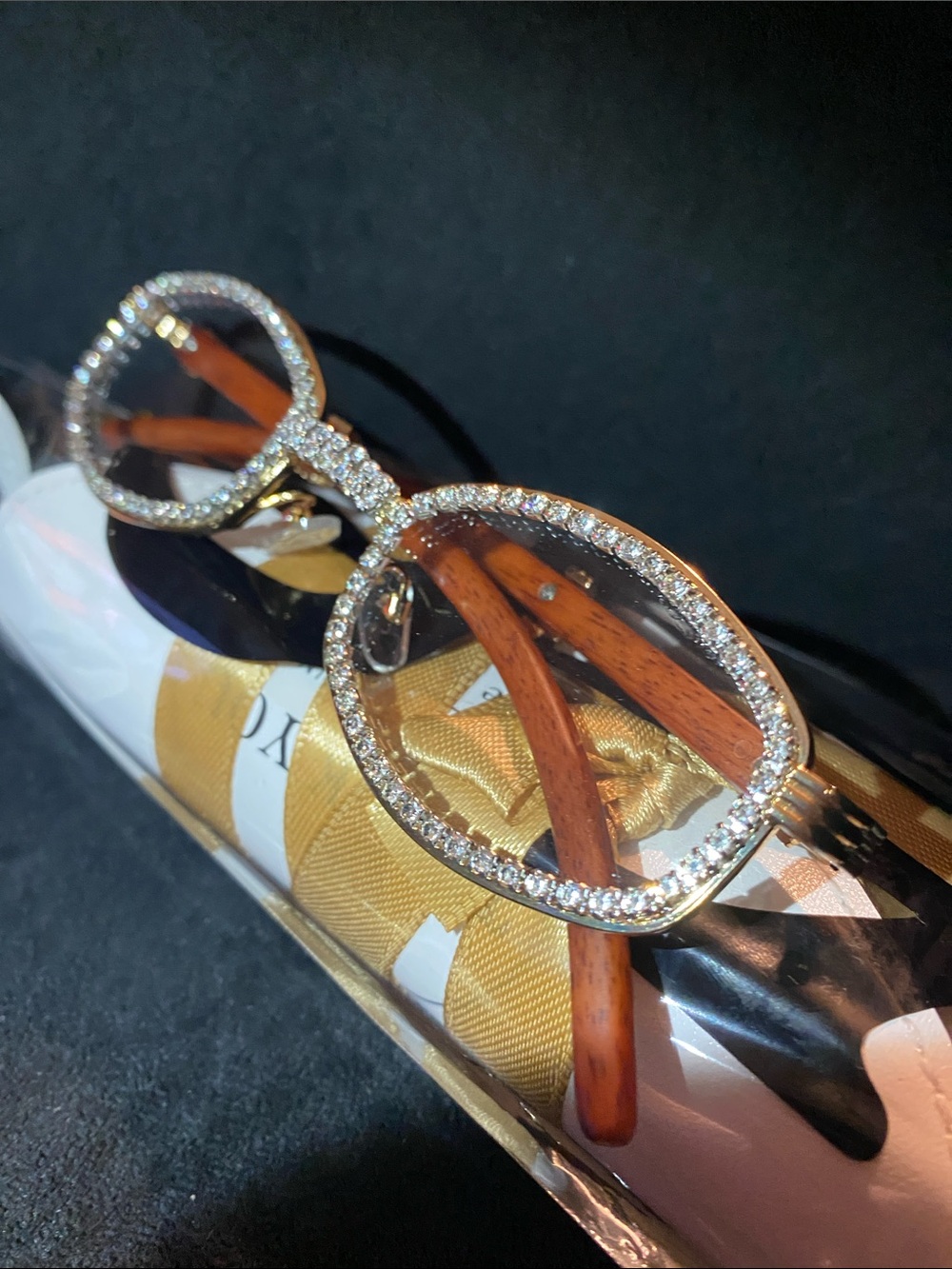 Glasses, millionaire lab diamond ice